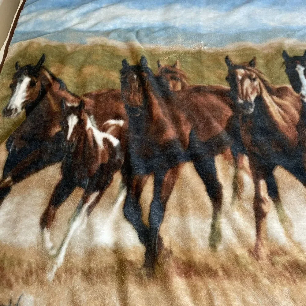 Vtg Bass Pro Shop Horse Cuddle Wrap Stadium Blanket Snap Zip Signed 66” X 56”
